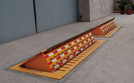 防暴液压路障机